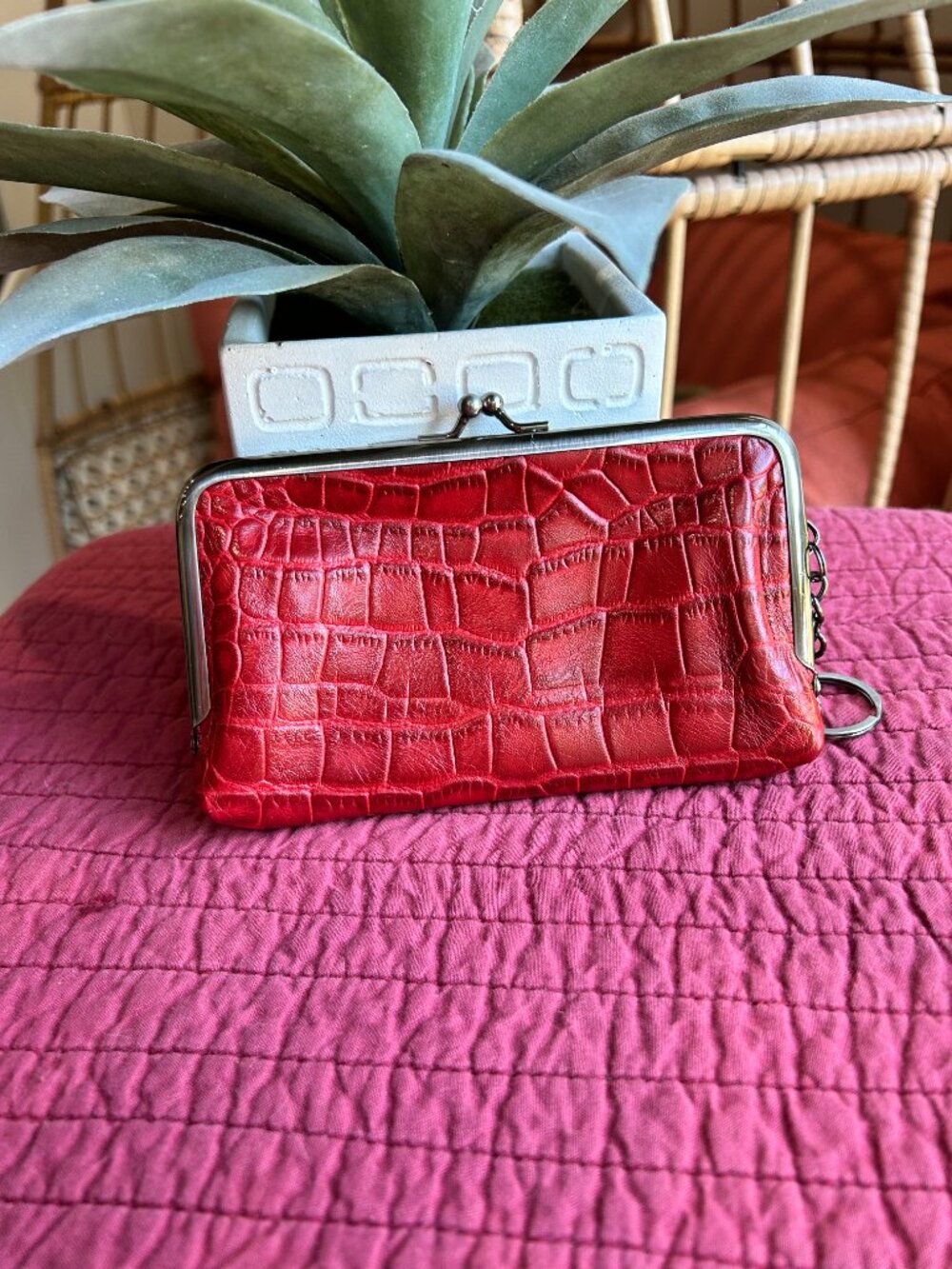 Patricia Nash Red leather kisslock coin purse and keychain - Picture 2 of 4